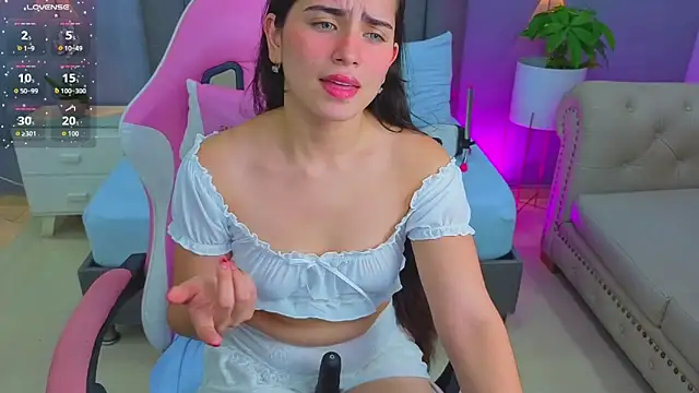 Snapshot of angelica_dymond chatting on 11/15/25, 12:34 angelica dymond online show from 11/15/25, 12:34