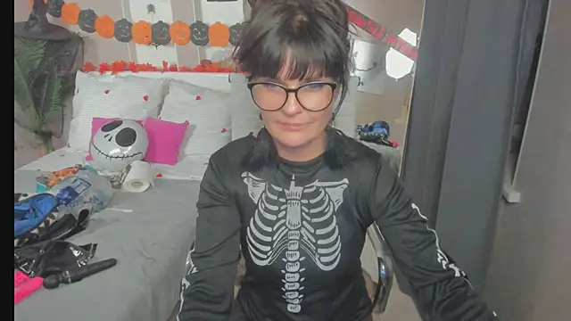 EricaAndPenelopa online show from 11/01/25, 04:25