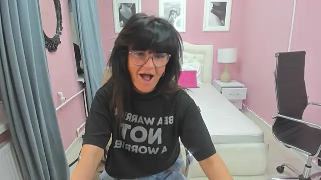 EricaAndPenelopa online show from 11/30/25, 08:35