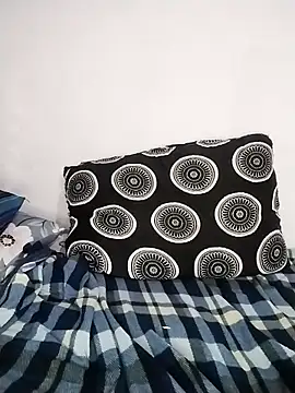 Snapshot of Tota_Khan chatting on 09/18/25, 01:18 Tota Khan online show from 09/18/25, 01:18