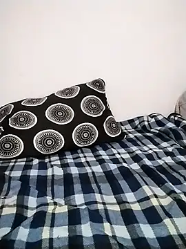 Snapshot of Tota_Khan chatting on 11/18/25, 10:36 Tota Khan online show from 11/18/25, 10:36