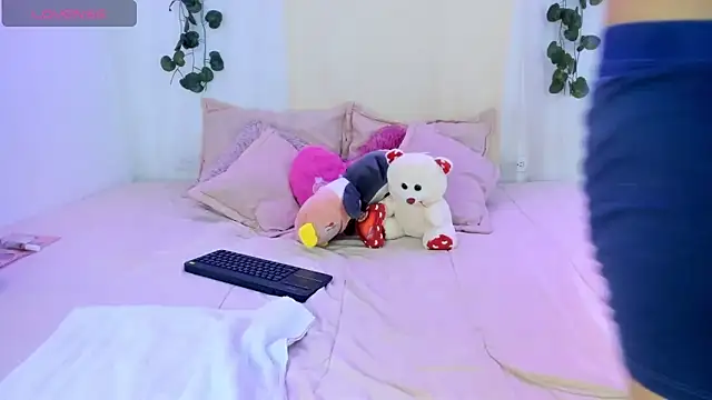 catalina and roger online show from 10/10/25, 03:44