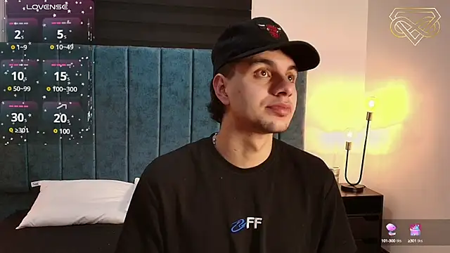 Snapshot of Amadeo_Wild chatting on 01/10/25, 09:23 Amadeo Wild online show from 01/10/25, 09:23