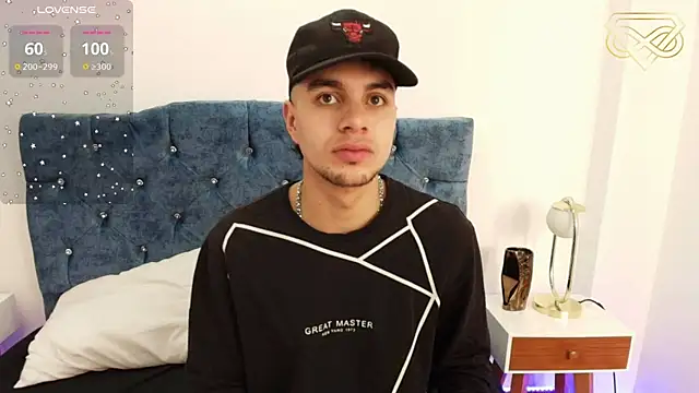 Snapshot of Amadeo_Wild chatting on 01/16/25, 03:24 Amadeo Wild online show from 01/16/25, 03:24