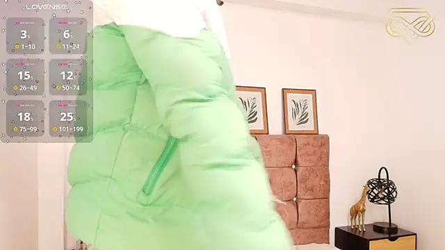 Snapshot of Amadeo_Wild chatting on 01/17/25, 05:30 Amadeo Wild online show from 01/17/25, 05:30