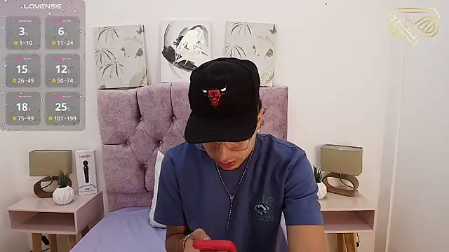 Snapshot of Amadeo_Wild chatting on 01/19/25, 12:39 Amadeo Wild online show from 01/19/25, 12:39