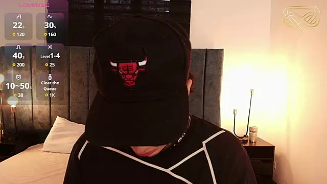 Snapshot of Amadeo_Wild chatting on 01/27/25, 03:18 Amadeo Wild online show from 01/27/25, 03:18