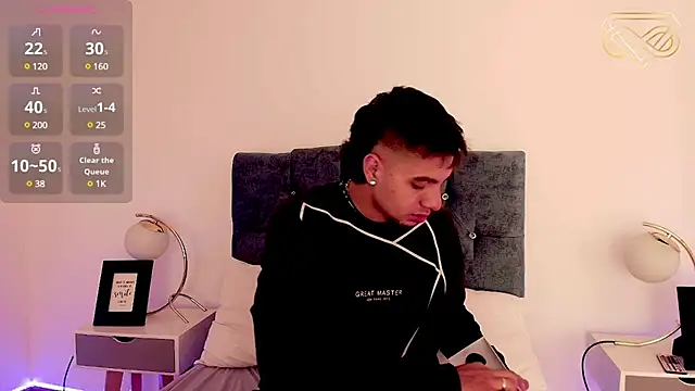 Snapshot of Amadeo_Wild chatting on 01/28/25, 02:10 Amadeo Wild online show from 01/28/25, 02:10