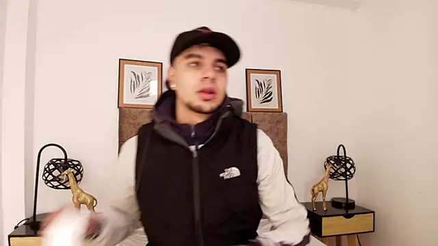 Snapshot of Amadeo_Wild chatting on 01/31/25, 03:22 Amadeo Wild online show from 01/31/25, 03:22