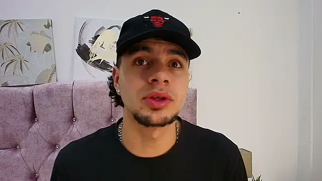 Snapshot of Amadeo_Wild chatting on 02/09/25, 12:19 Amadeo Wild online show from 02/09/25, 12:19