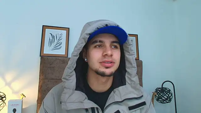 Snapshot of Amadeo_Wild chatting on 02/12/25, 03:49 Amadeo Wild online show from 02/12/25, 03:49