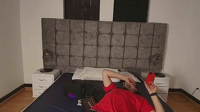 Snapshot of Amadeo_Wild chatting on 02/28/25, 11:56 Amadeo Wild online show from 02/28/25, 11:56