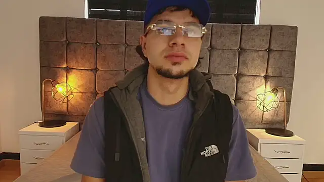 Snapshot of Amadeo_Wild chatting on 03/05/25, 01:28 Amadeo Wild online show from 03/05/25, 01:28