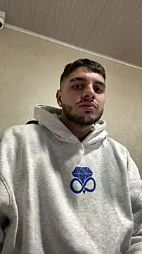 Snapshot of Amadeo_Wild chatting on 09/23/25, 02:14 Amadeo Wild online show from 09/23/25, 02:14