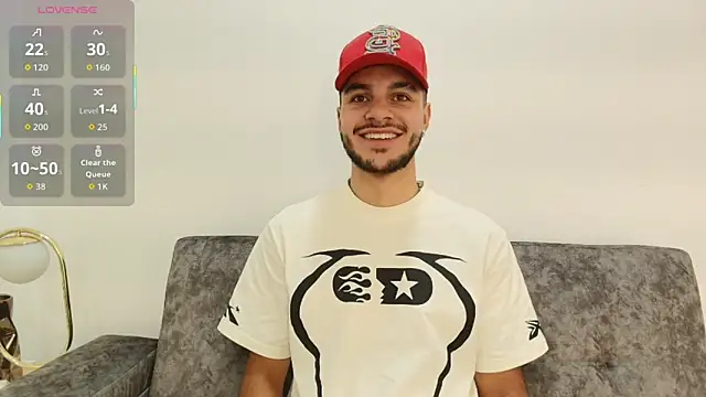 Snapshot of Amadeo_Wild chatting on 09/27/25, 01:27 Amadeo Wild online show from 09/27/25, 01:27