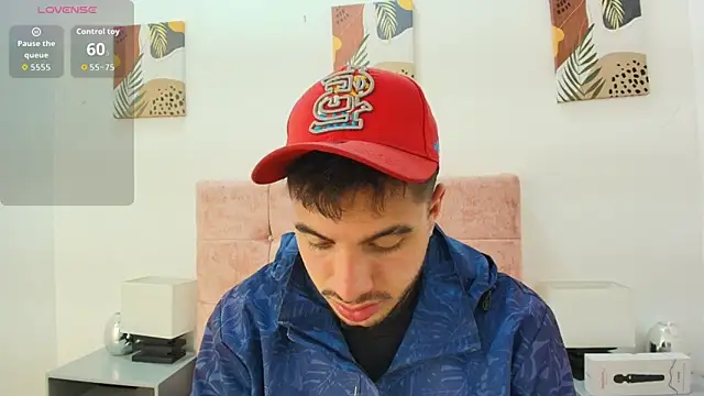 Snapshot of Amadeo_Wild chatting on 09/29/25, 02:55 Amadeo Wild online show from 09/29/25, 02:55