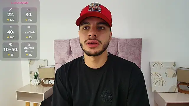 Snapshot of Amadeo_Wild chatting on 10/21/25, 03:57 Amadeo Wild online show from 10/21/25, 03:57