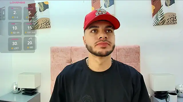 Snapshot of Amadeo_Wild chatting on 10/22/25, 03:23 Amadeo Wild online show from 10/22/25, 03:23