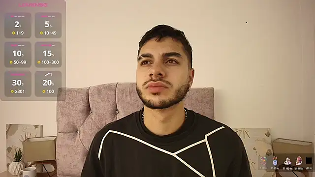 Snapshot of Amadeo_Wild chatting on 10/27/25, 07:34 Amadeo Wild online show from 10/27/25, 07:34