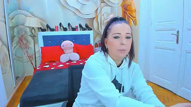 LauraSin online show from 01/29/25, 04:15