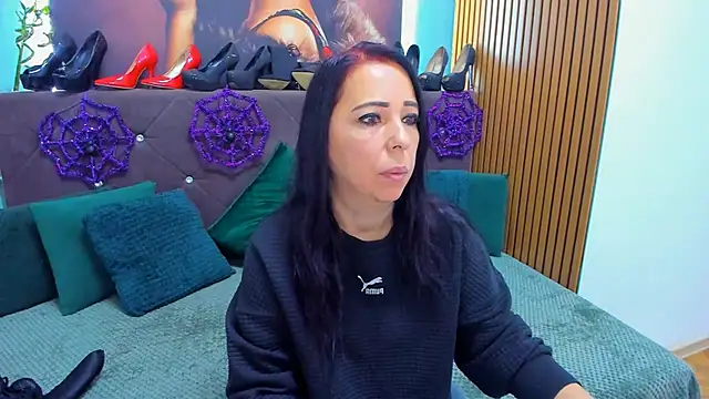 Snapshot of LauraSin chatting on 10/25/25, 03:36 LauraSin online show from 10/25/25, 03:36