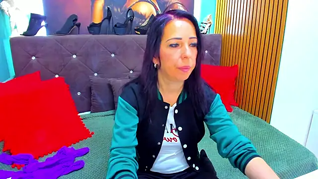 LauraSin online show from 05/14/26, 03:35