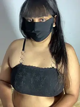 Jeroliee viyana online show from 07/05/26, 04:19