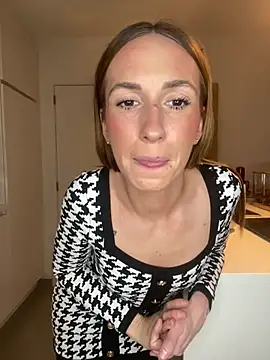 lola tentatiion online show from 02/23/25, 08:44