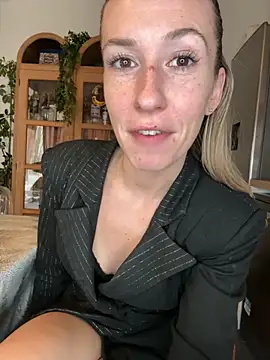 lola tentatiion online show from 11/22/25, 08:46