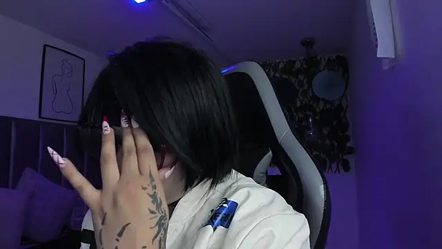 Kitty Gang online show from 06/10/26, 09:46