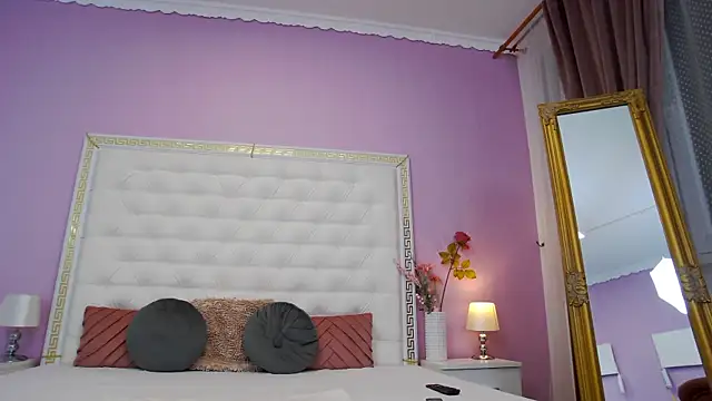 Snapshot of Lenna_Paul chatting on 11/21/25, 04:44 Lenna Paul online show from 11/21/25, 04:44