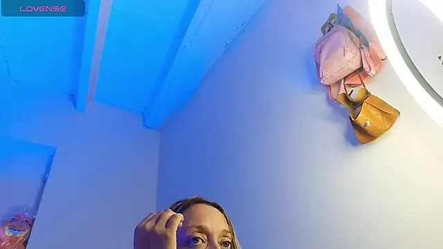 Snapshot of emma_collson chatting on 12/03/25, 08:51 emma collson online show from 12/03/25, 08:51