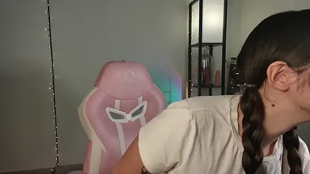 Snapshot of purrrrrrrrr chatting on 12/05/24, 01:17 purrrrrrrrr online show from 12/05/24, 01:17