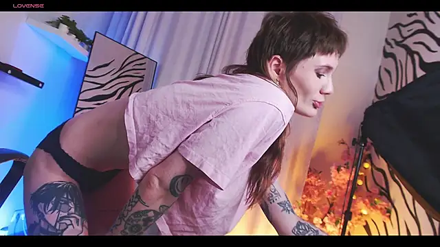 Fog Foggy Love online show from 10/24/25, 08:49