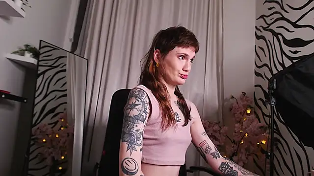 Fog Foggy Love online show from 10/30/25, 08:42