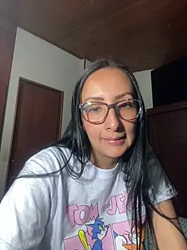 yaralyminjo2 online show from 01/05/25, 11:22
