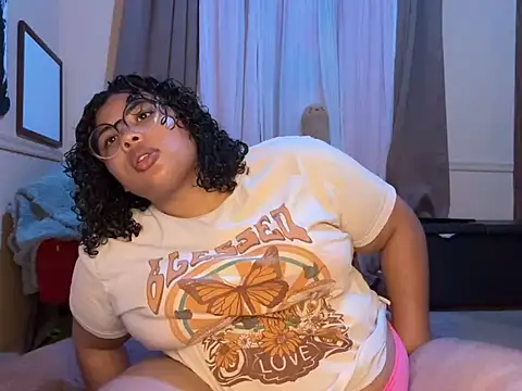 Snapshot of TheeGoddessAset chatting on 02/10/25, 03:13 TheeGoddessAset online show from 02/10/25, 03:13