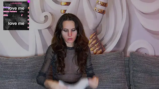 Snapshot of hailey_peach chatting on 02/02/25, 06:42 hailey peach online show from 02/02/25, 06:42