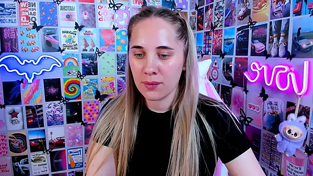 MiaMilas online show from 06/15/26, 01:46