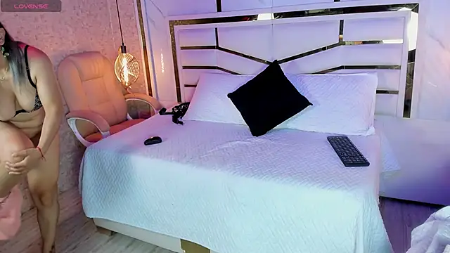 sophie 1 online show from 02/11/25, 03:40