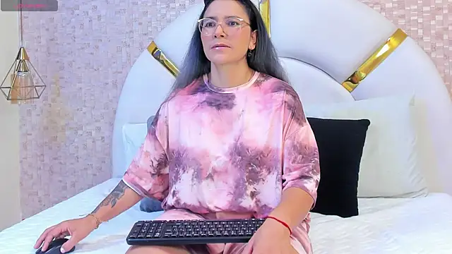 sophie 1 online show from 02/19/25, 03:06