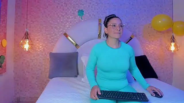 sophie 1 online show from 03/20/25, 03:13