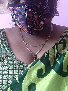 Snapshot of mallu-sumi chatting on 10/30/25, 06:37 mallu-sumi online show from 10/30/25, 06:37