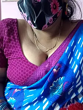 Snapshot of mallu-sumi chatting on 11/06/25, 05:52 mallu-sumi online show from 11/06/25, 05:52