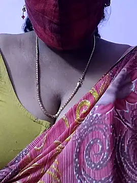 Snapshot of mallu-sumi chatting on 11/07/25, 11:54 mallu-sumi online show from 11/07/25, 11:54