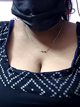 Snapshot of mallu-sumi chatting on 11/09/25, 07:12 mallu-sumi online show from 11/09/25, 07:12