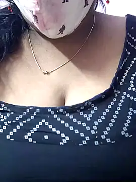 Snapshot of mallu-sumi chatting on 11/22/25, 05:12 mallu-sumi online show from 11/22/25, 05:12