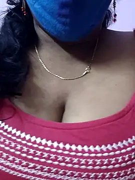 Snapshot of mallu-sumi chatting on 11/25/25, 05:46 mallu-sumi online show from 11/25/25, 05:46