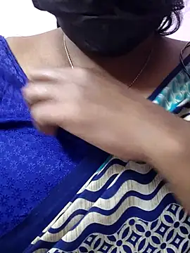 Snapshot of mallu-sumi chatting on 11/28/25, 05:37 mallu-sumi online show from 11/28/25, 05:37