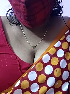 Snapshot of mallu-sumi chatting on 12/02/25, 05:52 mallu-sumi online show from 12/02/25, 05:52